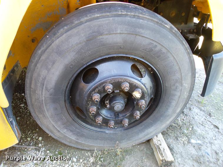 image for item DC7981 1998 Freightliner FS65 Blue Bird school bus