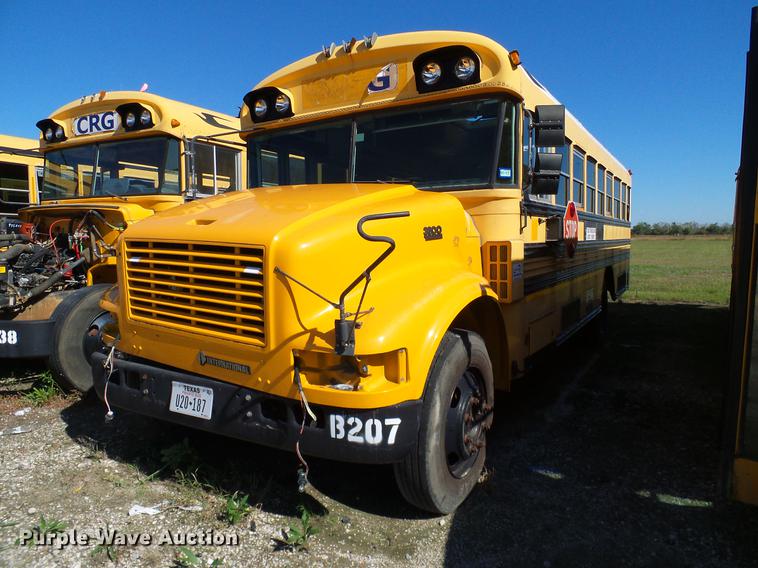 image for item DC7983 1999 International 3800 school bus