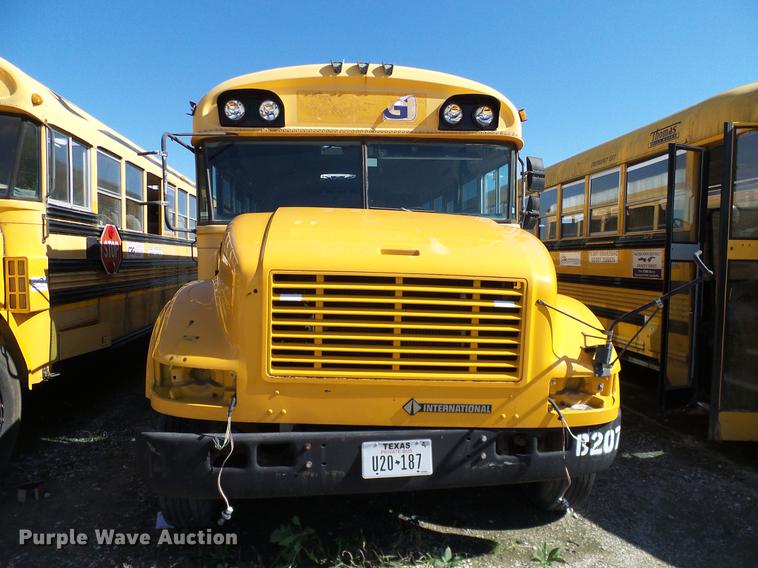 image for item DC7983 1999 International 3800 school bus