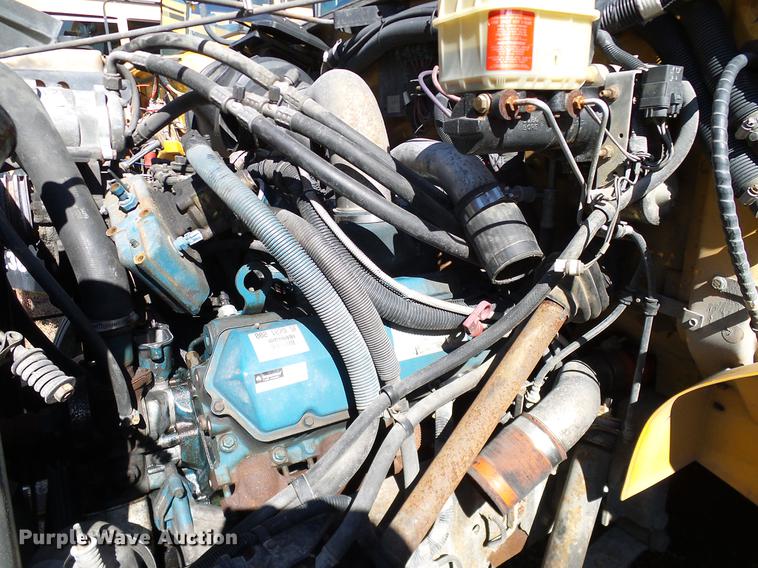 image for item DC7983 1999 International 3800 school bus