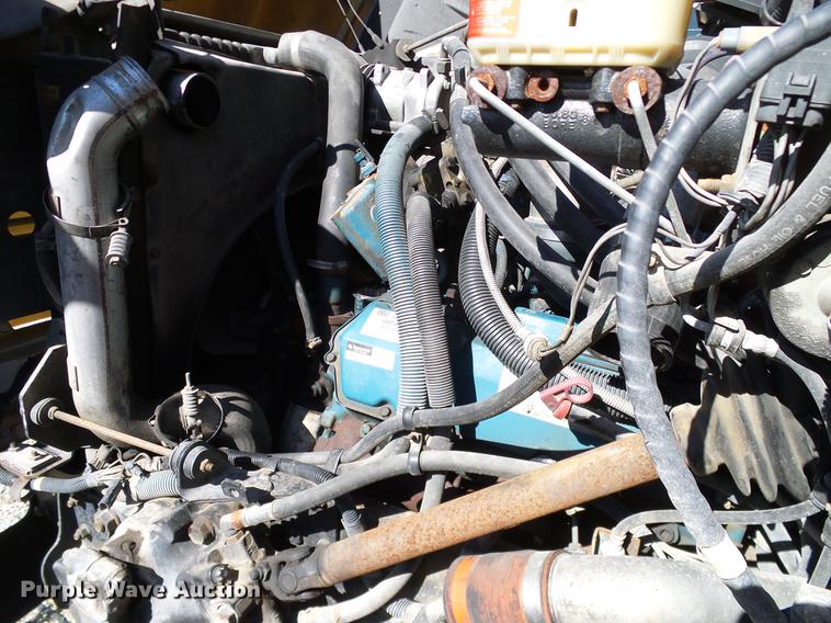 image for item DC7983 1999 International 3800 school bus