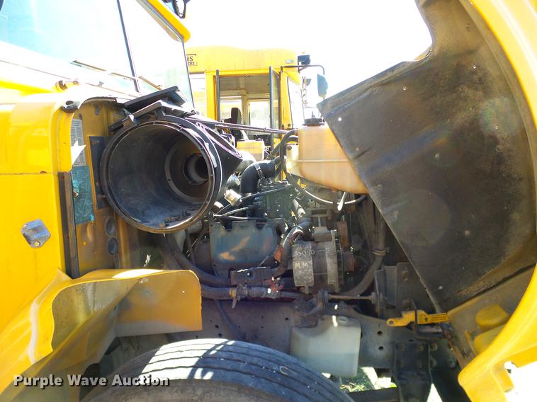 image for item DC7983 1999 International 3800 school bus