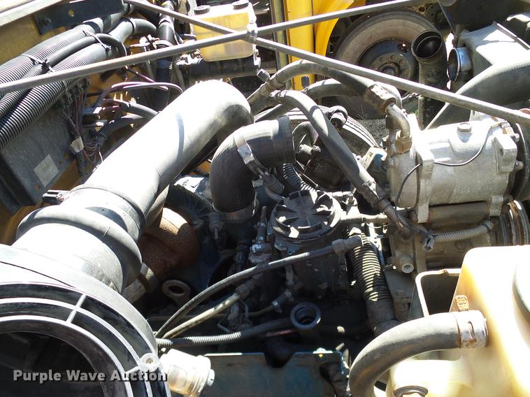 image for item DC7983 1999 International 3800 school bus