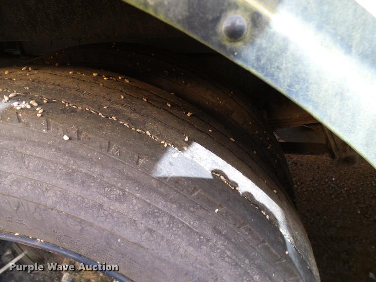 image for item DC7983 1999 International 3800 school bus