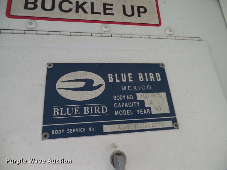 image for item DC7983 1999 International 3800 school bus