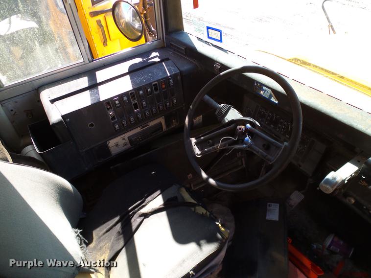 image for item DC7984 1998 International 3800 Thomas school bus