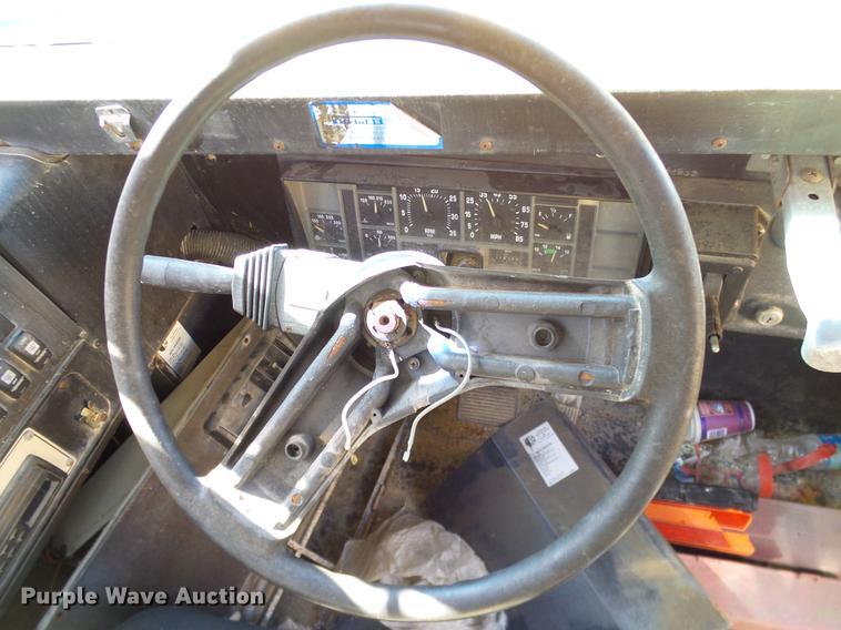 image for item DC7984 1998 International 3800 Thomas school bus