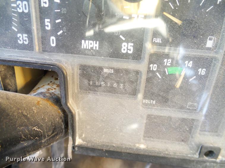 image for item DC7984 1998 International 3800 Thomas school bus