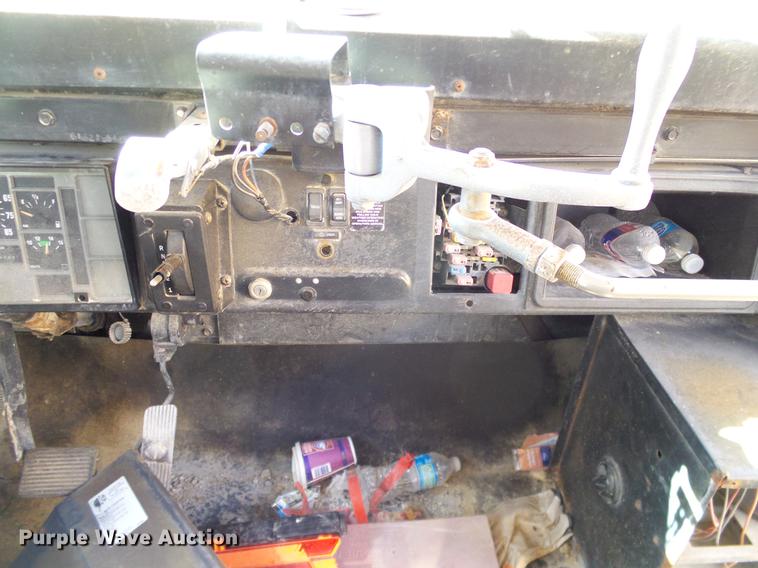 image for item DC7984 1998 International 3800 Thomas school bus