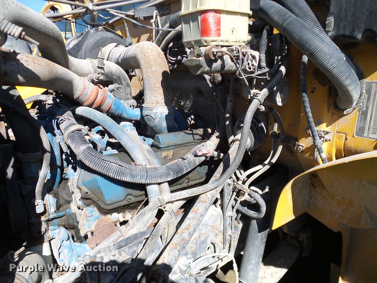 image for item DC7984 1998 International 3800 Thomas school bus