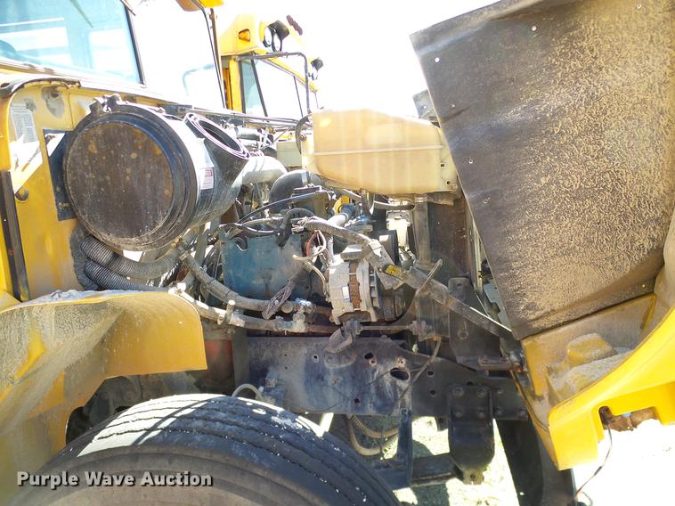 image for item DC7984 1998 International 3800 Thomas school bus