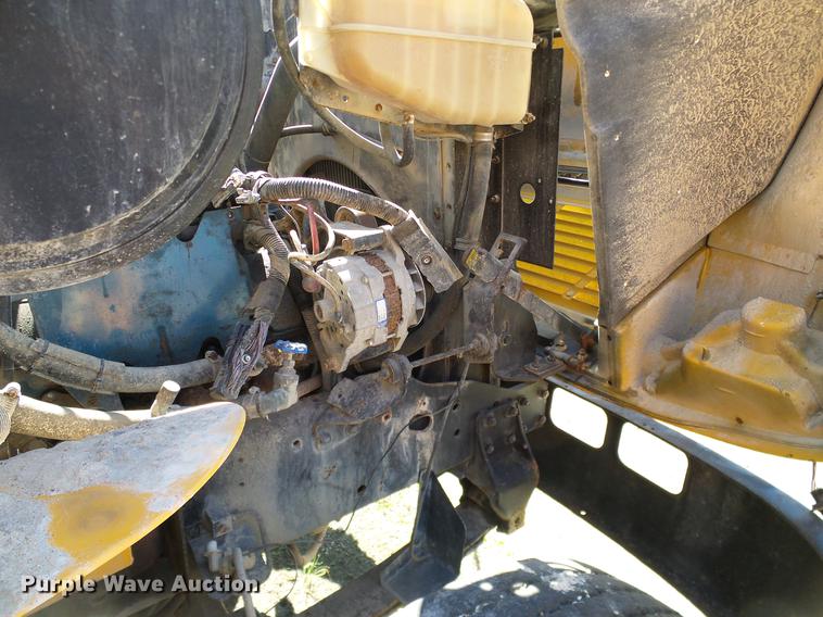 image for item DC7984 1998 International 3800 Thomas school bus