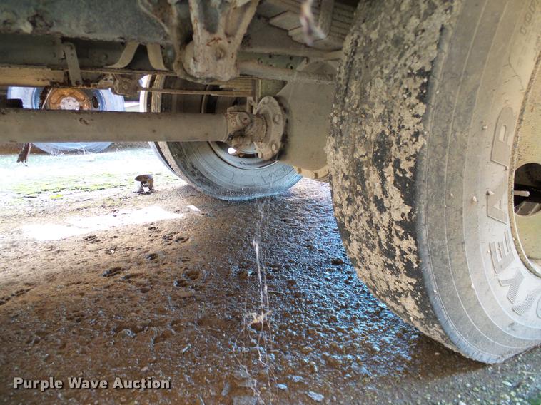 image for item DC7984 1998 International 3800 Thomas school bus