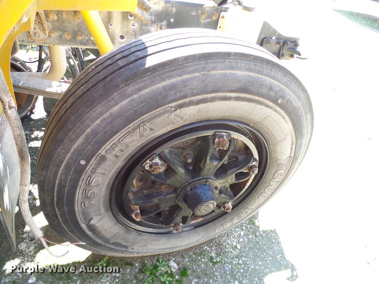 image for item DC7985 1997 International 3800 Blue Bird school bus