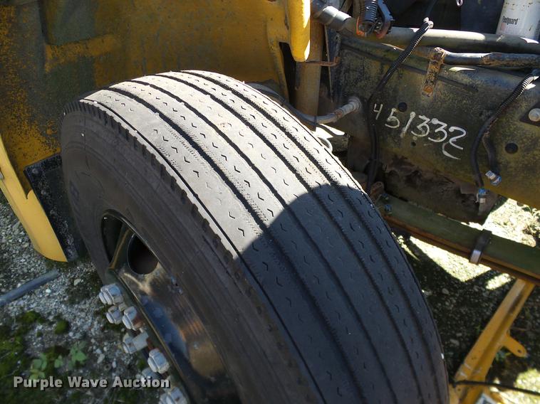 image for item DC7988 2001 Freightliner FS65 Blue Bird school bus