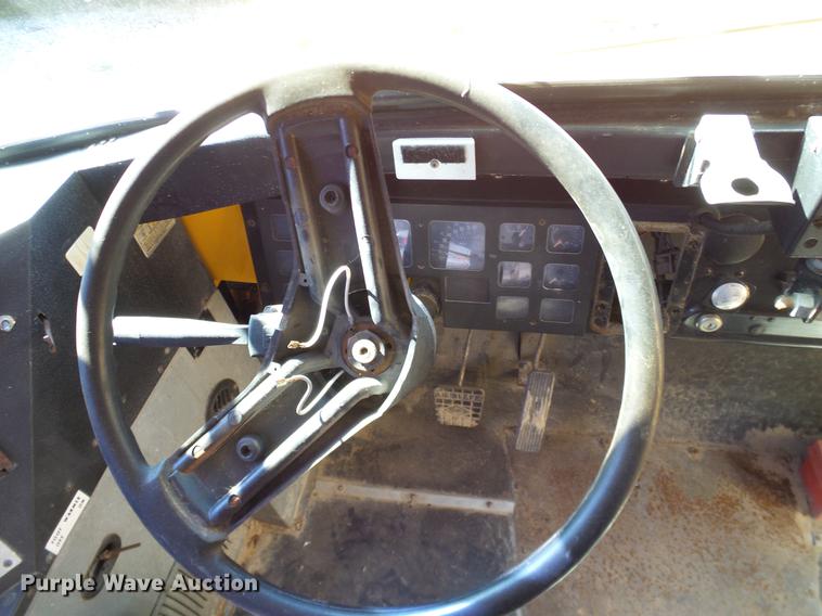 image for item DC7989 1990 International 3700 American Bus Corp. school bus