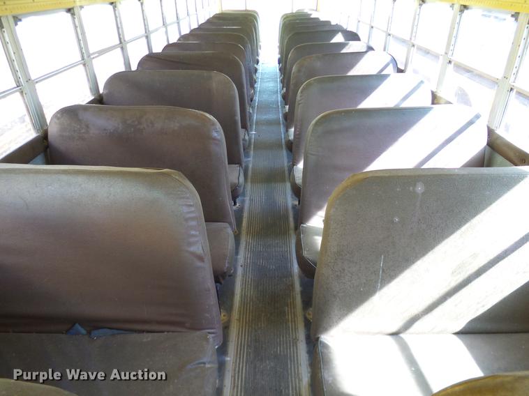 image for item DC7989 1990 International 3700 American Bus Corp. school bus