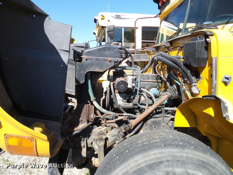 image for item DC7989 1990 International 3700 American Bus Corp. school bus