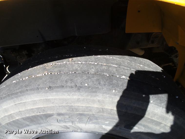 image for item DC7989 1990 International 3700 American Bus Corp. school bus