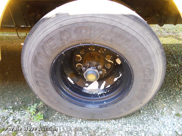 image for item DC7989 1990 International 3700 American Bus Corp. school bus