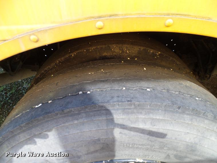 image for item DC7989 1990 International 3700 American Bus Corp. school bus