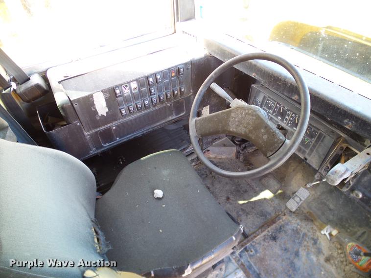 image for item DC7991 1998 International 3800 Thomas school bus