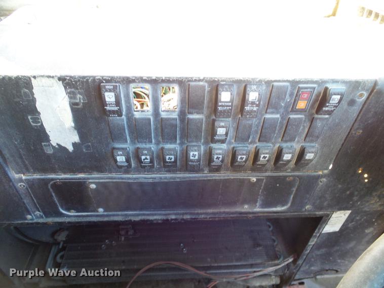 image for item DC7991 1998 International 3800 Thomas school bus