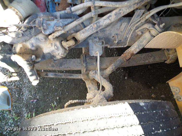 image for item DC7991 1998 International 3800 Thomas school bus