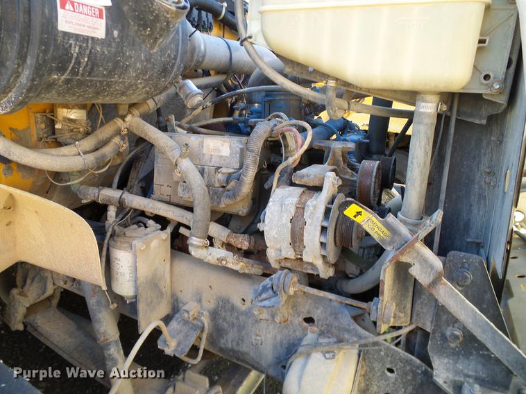 image for item DC7991 1998 International 3800 Thomas school bus