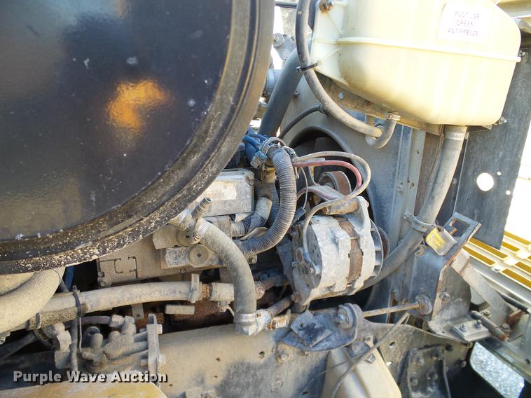 image for item DC7991 1998 International 3800 Thomas school bus