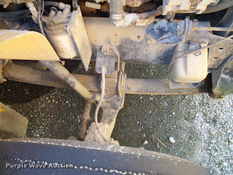 image for item DC7991 1998 International 3800 Thomas school bus