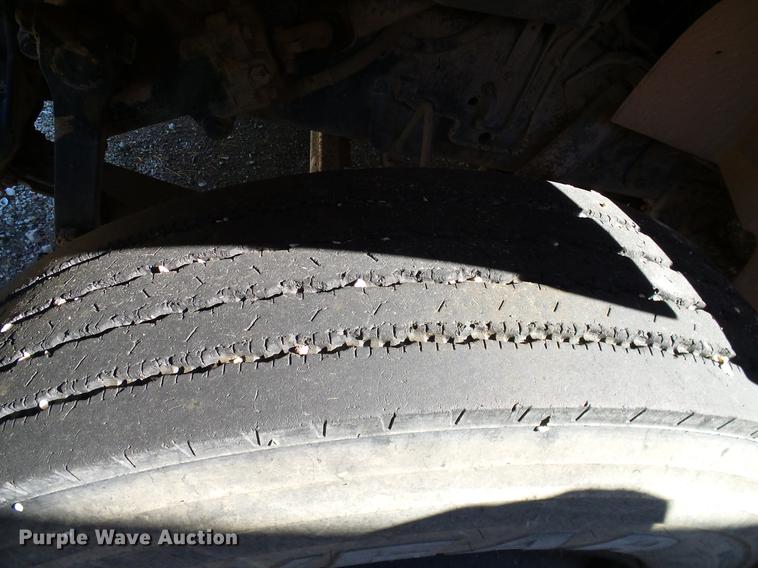 image for item DC7991 1998 International 3800 Thomas school bus