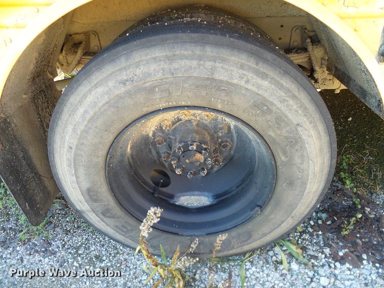 image for item DC7991 1998 International 3800 Thomas school bus