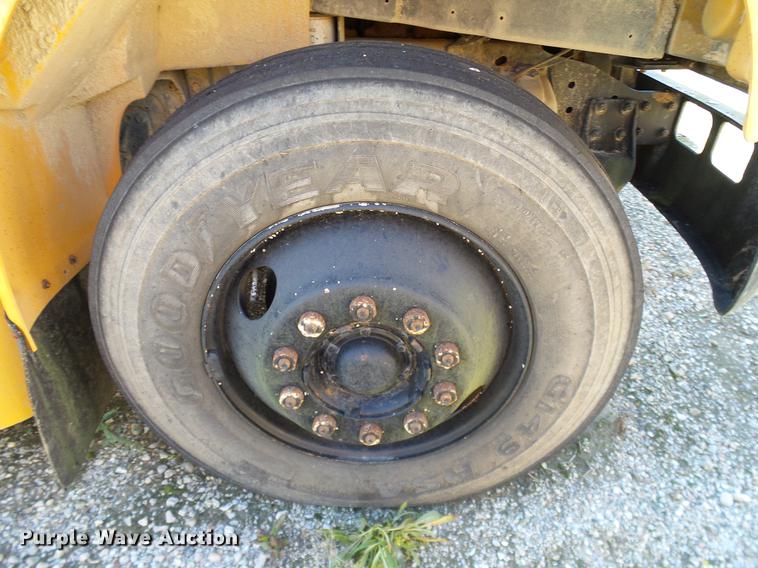 image for item DC7991 1998 International 3800 Thomas school bus