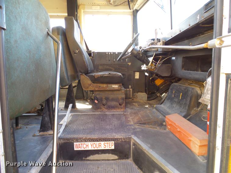 image for item DC7993 1997 Ford B800 Thomas school bus