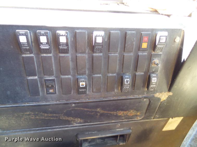 image for item DC7993 1997 Ford B800 Thomas school bus