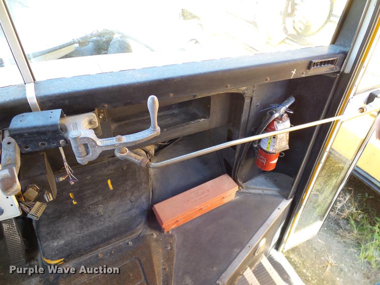 image for item DC7993 1997 Ford B800 Thomas school bus