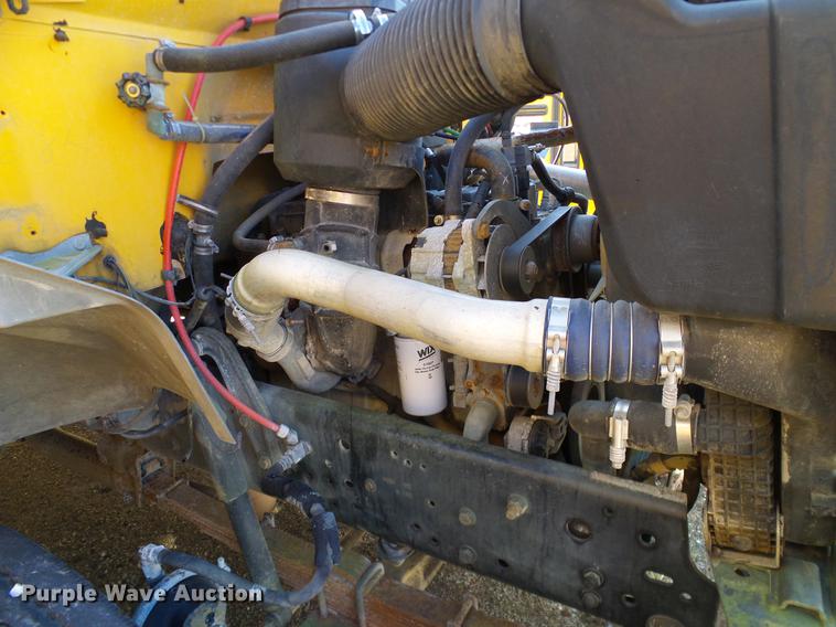 image for item DC7993 1997 Ford B800 Thomas school bus