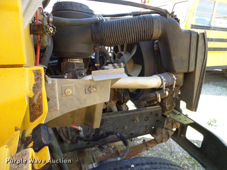 image for item DC7993 1997 Ford B800 Thomas school bus