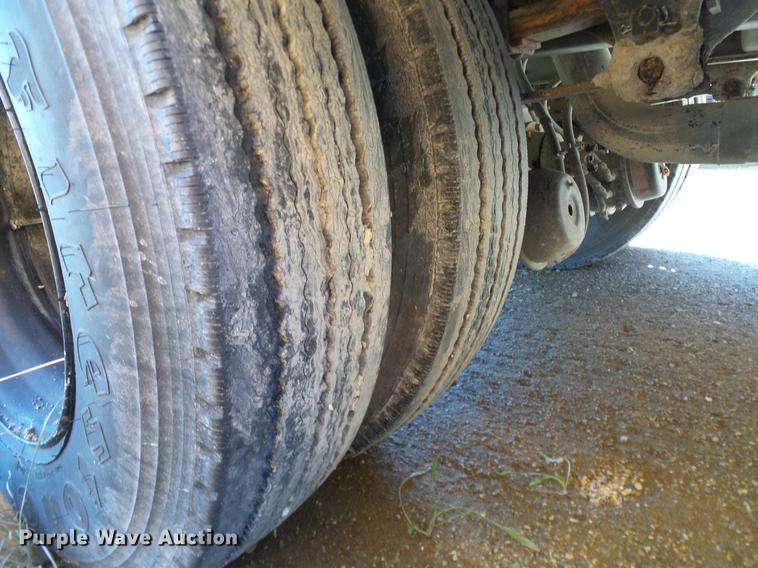 image for item DC7993 1997 Ford B800 Thomas school bus