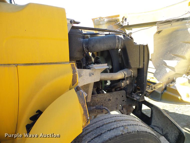 image for item DC7994 1997 Ford B800 Blue Bird school bus