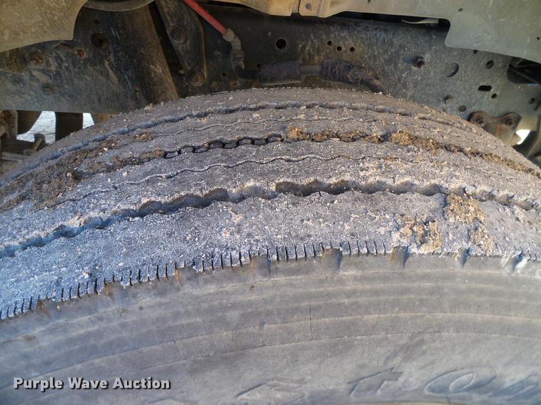 image for item DC7994 1997 Ford B800 Blue Bird school bus