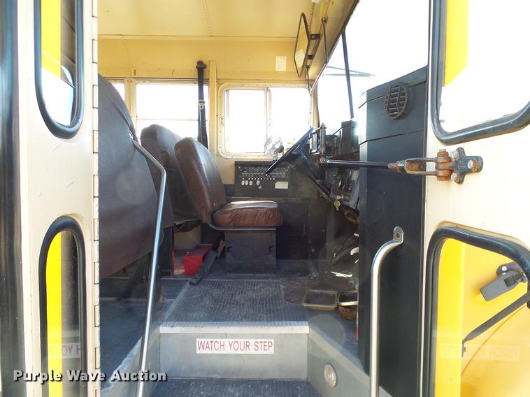 image for item DC7995 1994 International 3700 Carpenter school bus