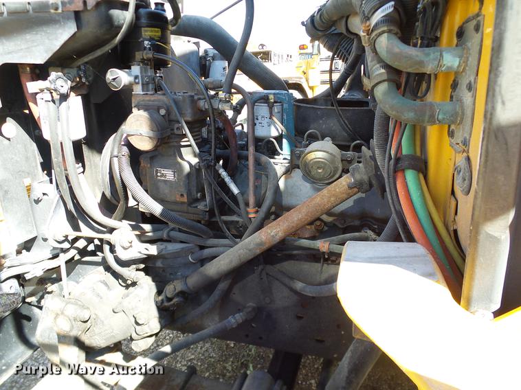 image for item DC7995 1994 International 3700 Carpenter school bus