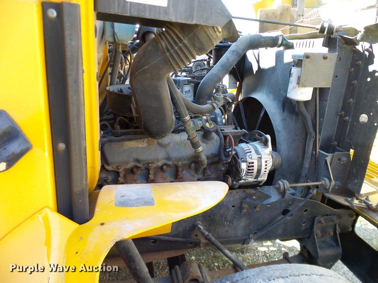 image for item DC7995 1994 International 3700 Carpenter school bus