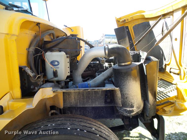 image for item DC7997 1998 Freightliner FS65 Blue Bird school bus