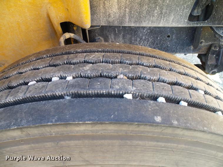 image for item DC7997 1998 Freightliner FS65 Blue Bird school bus