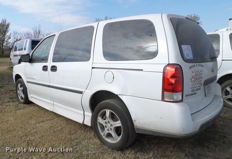 image for item DD1460 2007 Chevrolet Uplander van