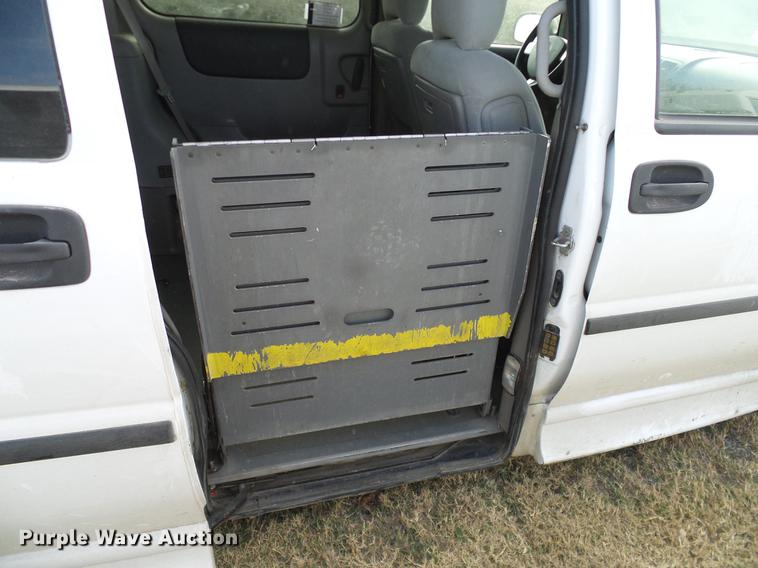 image for item DD1460 2007 Chevrolet Uplander van