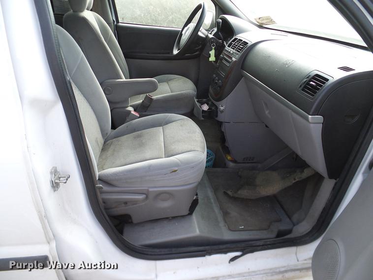 image for item DD1460 2007 Chevrolet Uplander van